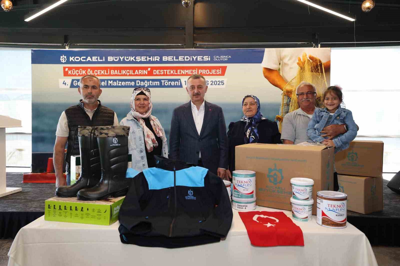 Büyükşehir son 4 yılda bin 229 balıkçıya malzeme desteği verdi
