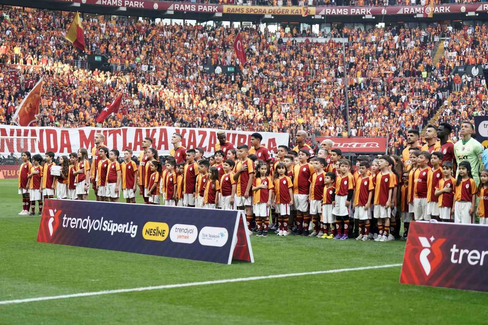 Galatasaray’da tek değişiklik
