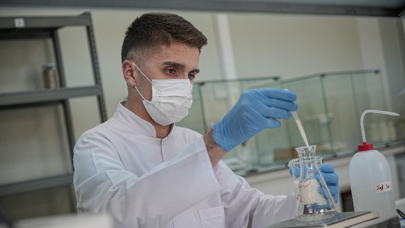 Mehmetçiğin içtiği sütten, yediği konserveye kadar hepsi bu laboratuvardan geçiyor