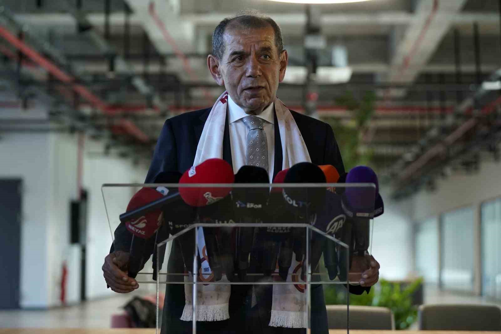 Dursun Özbek: "Muslera ile 1 sezon daha kalması için konuştum"

