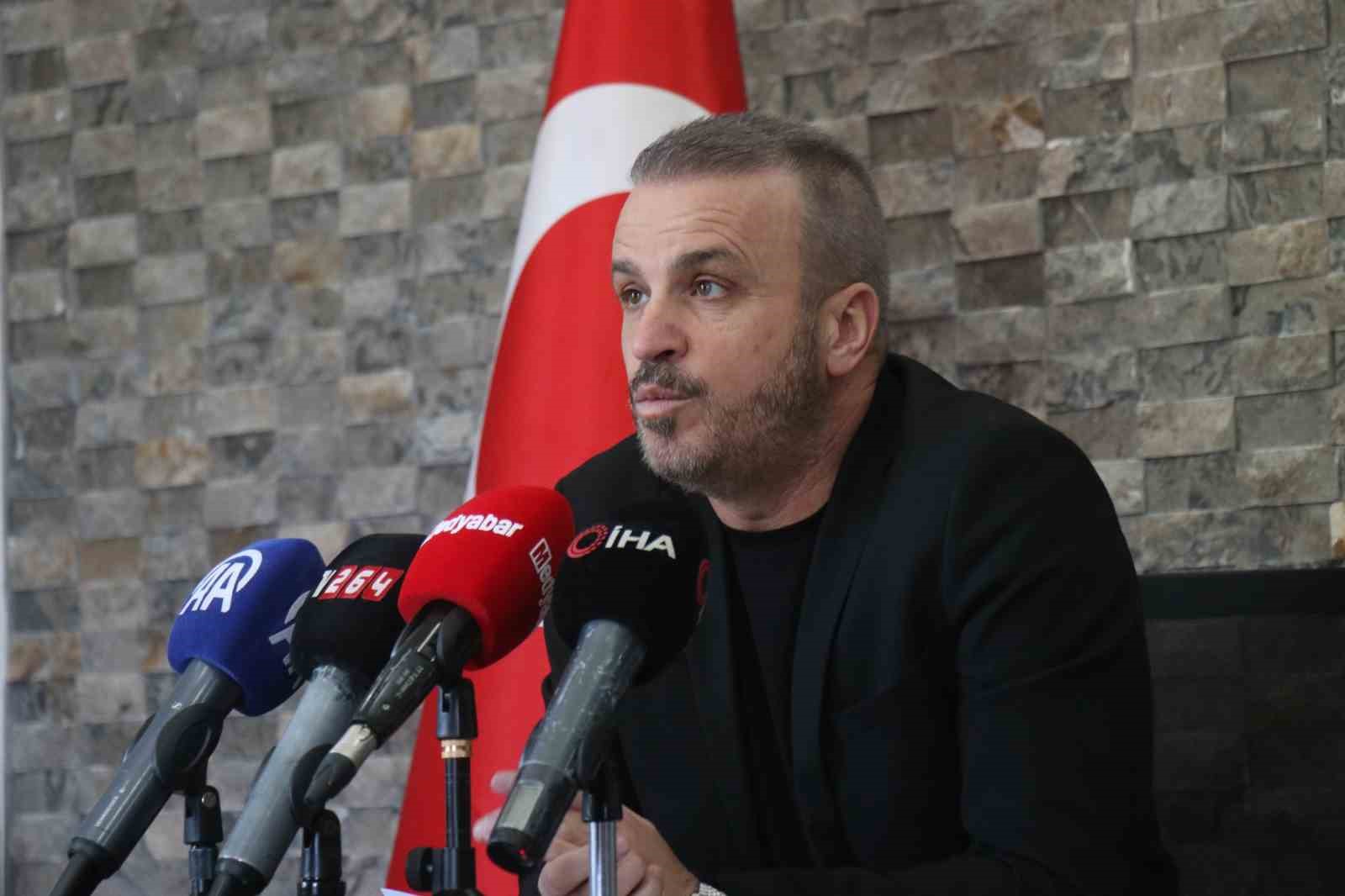 Sakaryaspor Başkanı Cumhur Genç, kulübün mali tablosunu açıkladı
