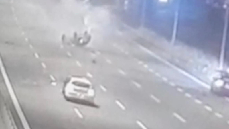 Feci kaza: Çocuk otomobilden fırladı