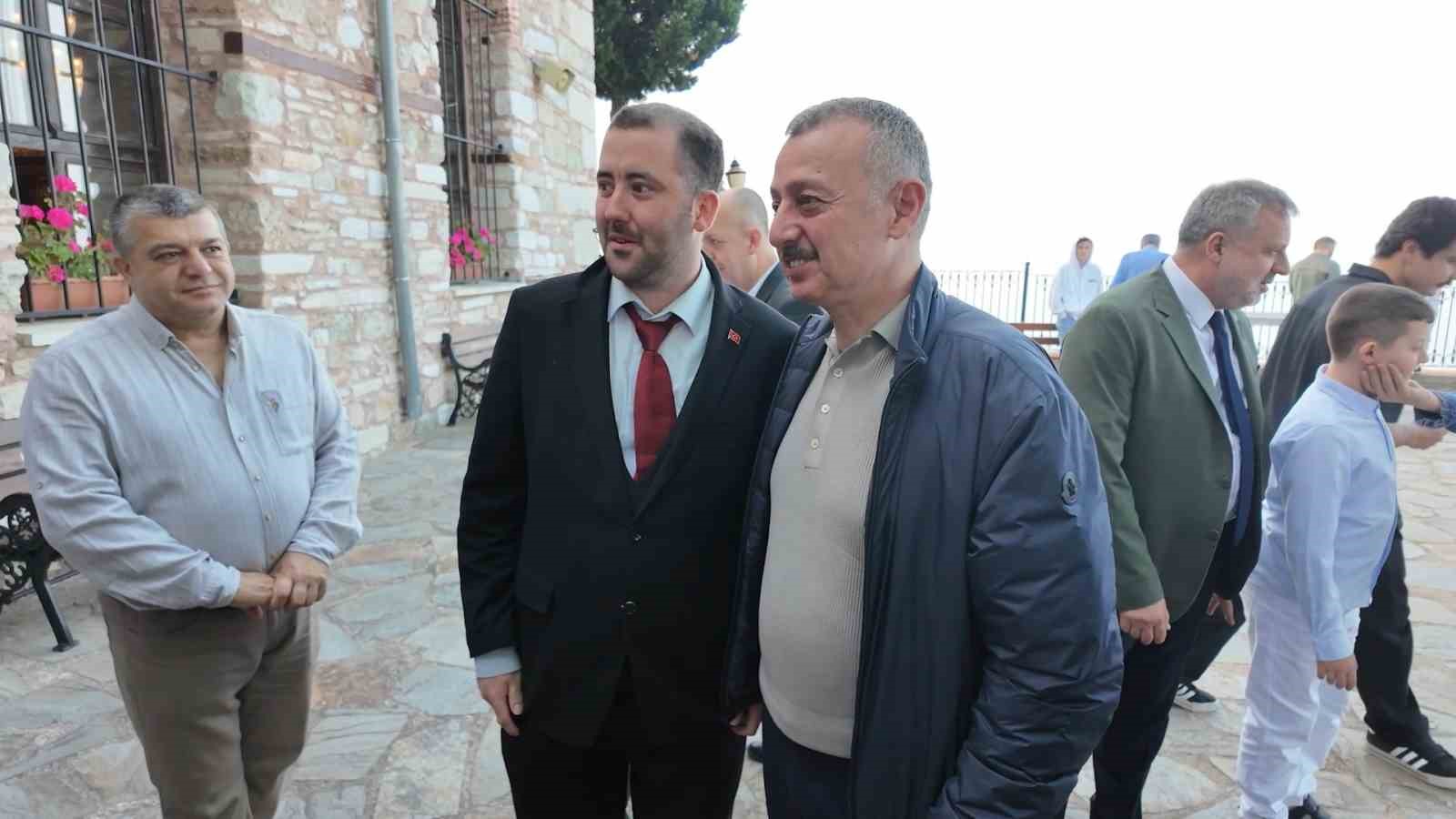 Bayram namazını 693 yıllık ecdat yadigarı camide kıldılar