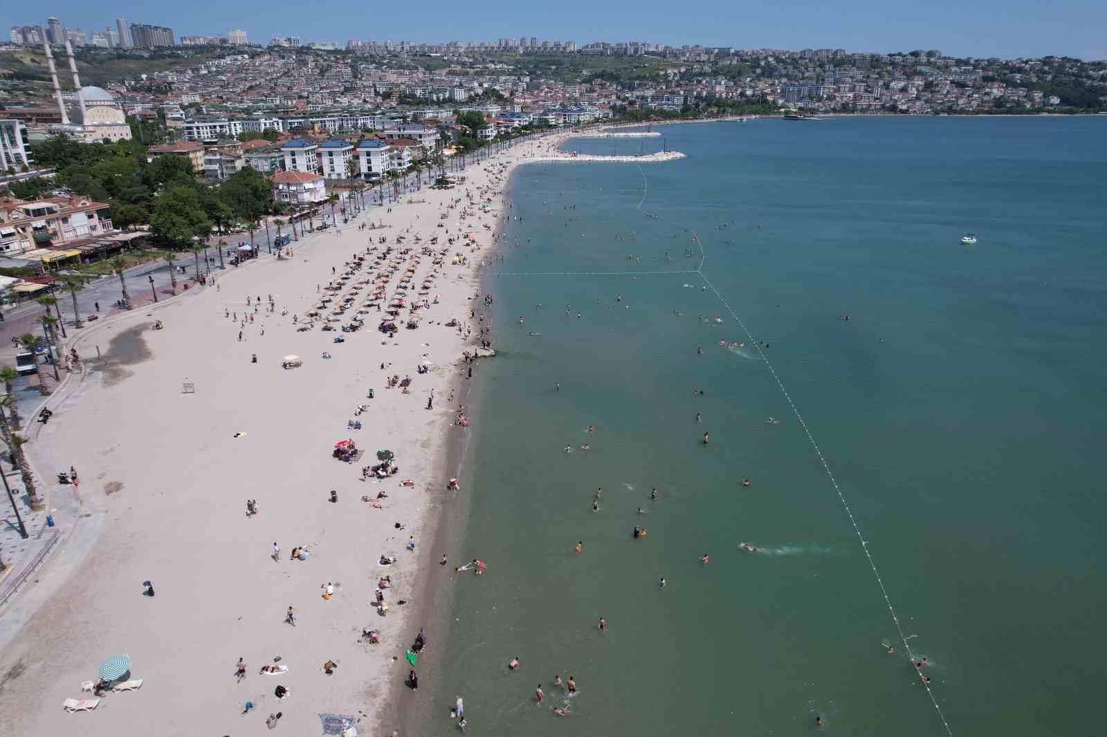 Kurban Bayramı ilk gününde vatandaşlara sahillere koştu
