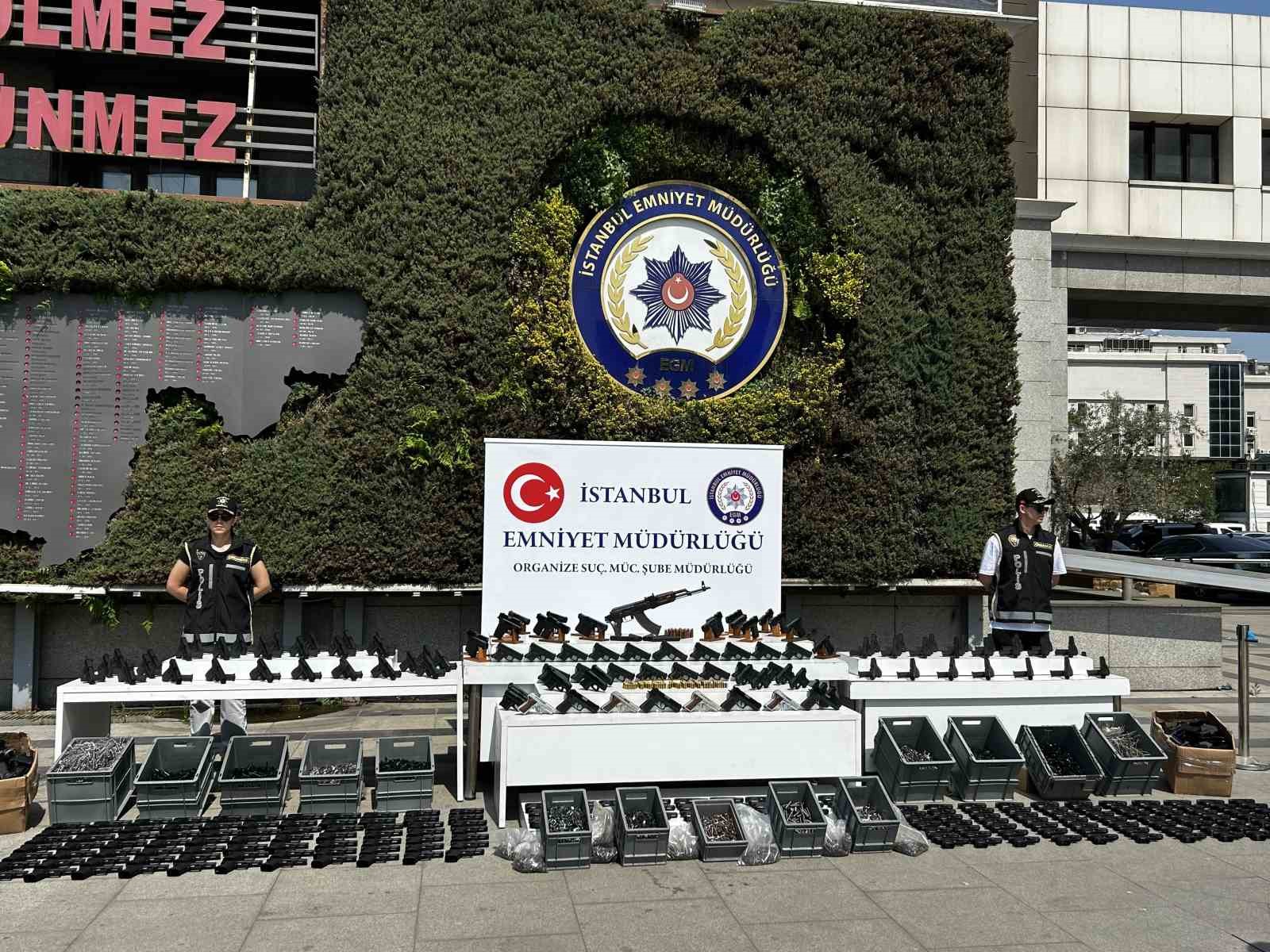 İstanbul’da "yeni nesil mafyalara" dev operasyon: 69 gözaltı
