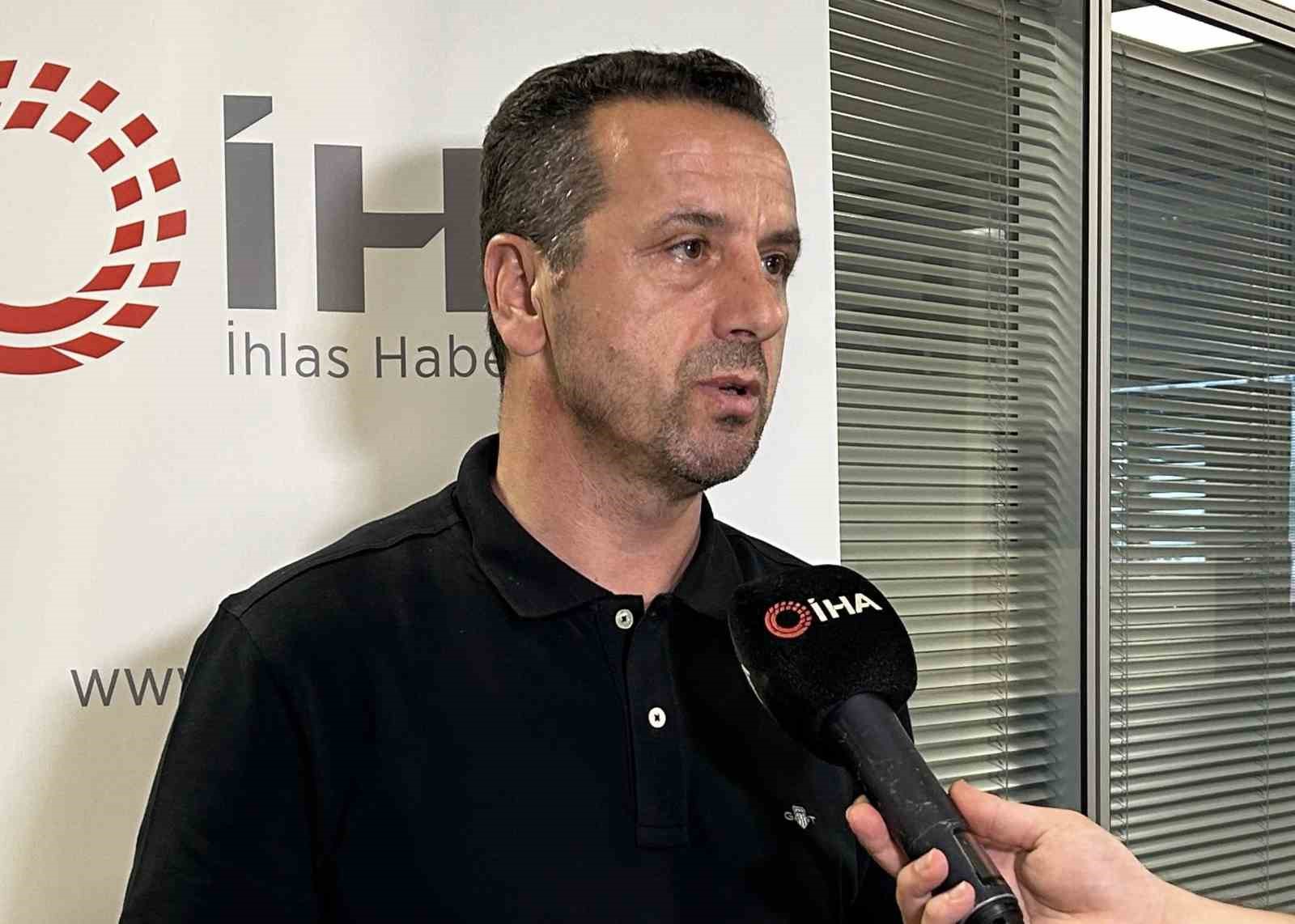 Saffet Akyüz: "Kulüplerimiz, hedef koyarken oyunculara bağlı değil, bütçesine göre hareket etmeli"
