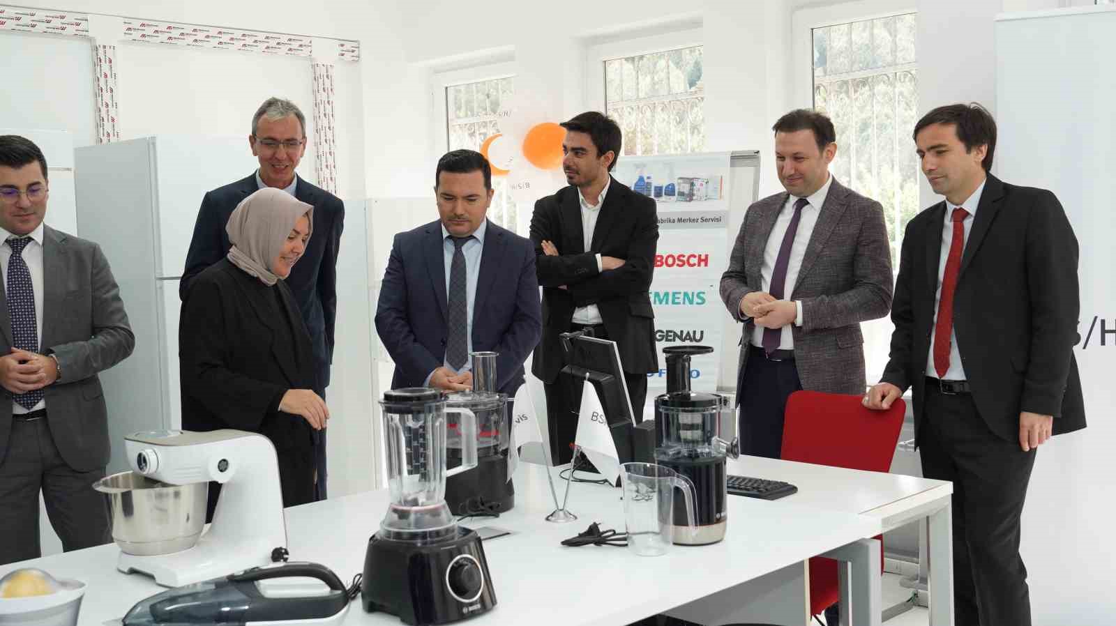 BSH Türkiye, TOSİ projesi kapsamında yeni laboratuvarını Şişli’deki okulda açtı
