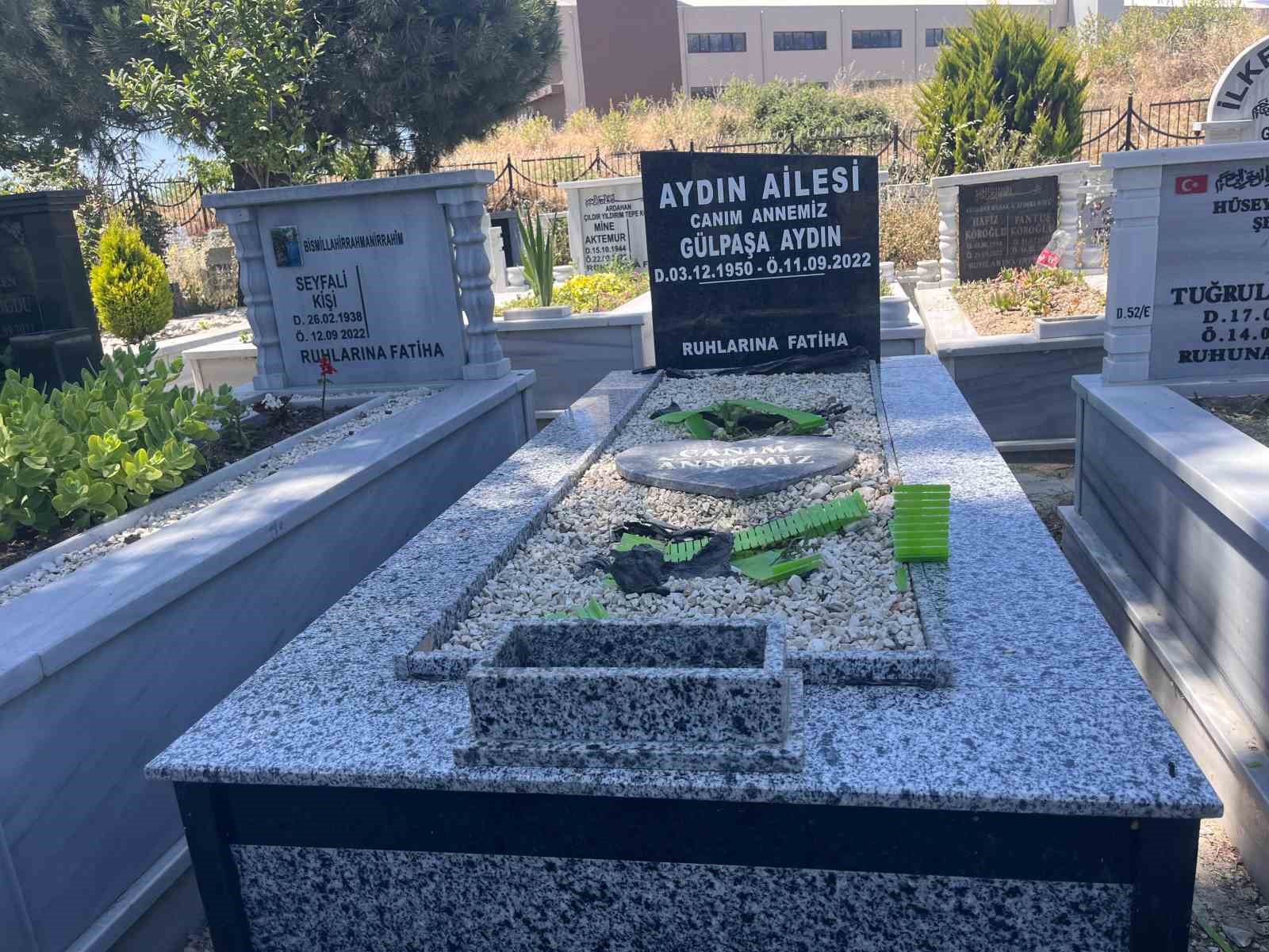 Esenyurt’ta bir mezar, kimliği belirsiz kişilerce 2,5 yılda 20 kez tahrip edildi
