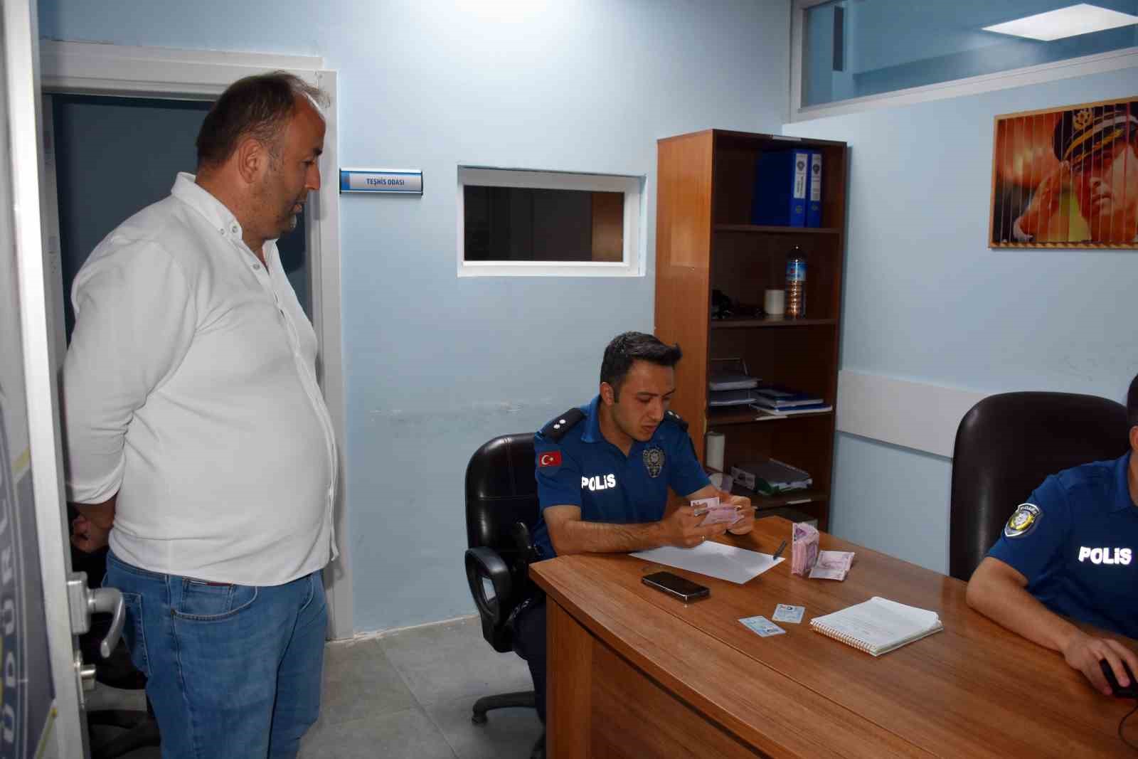 Para yatırmak için gitti, binlerce lira para buldu!