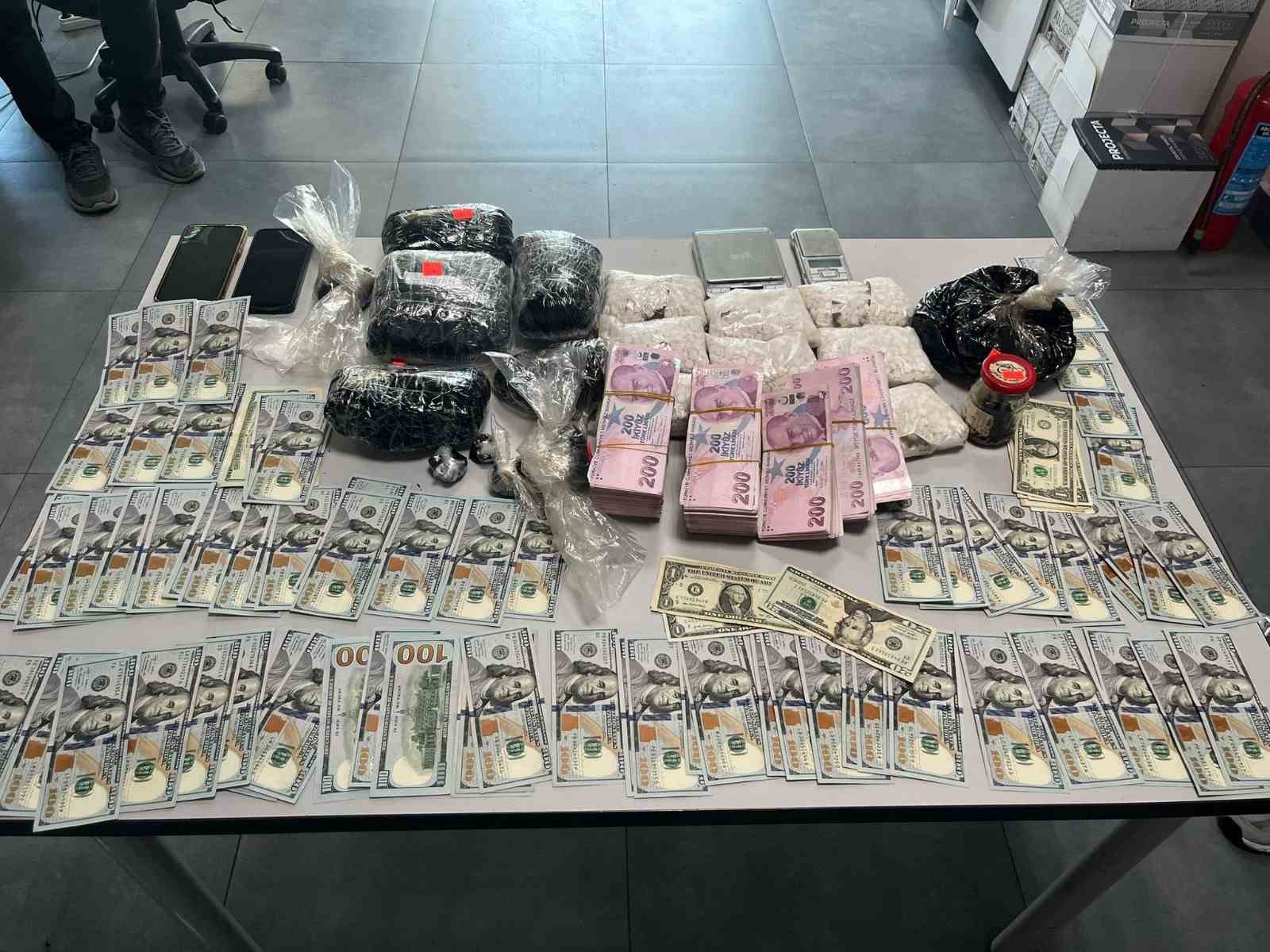 Küçükçekmece’de uyuşturucu madde operasyonu: 1 gözaltı
