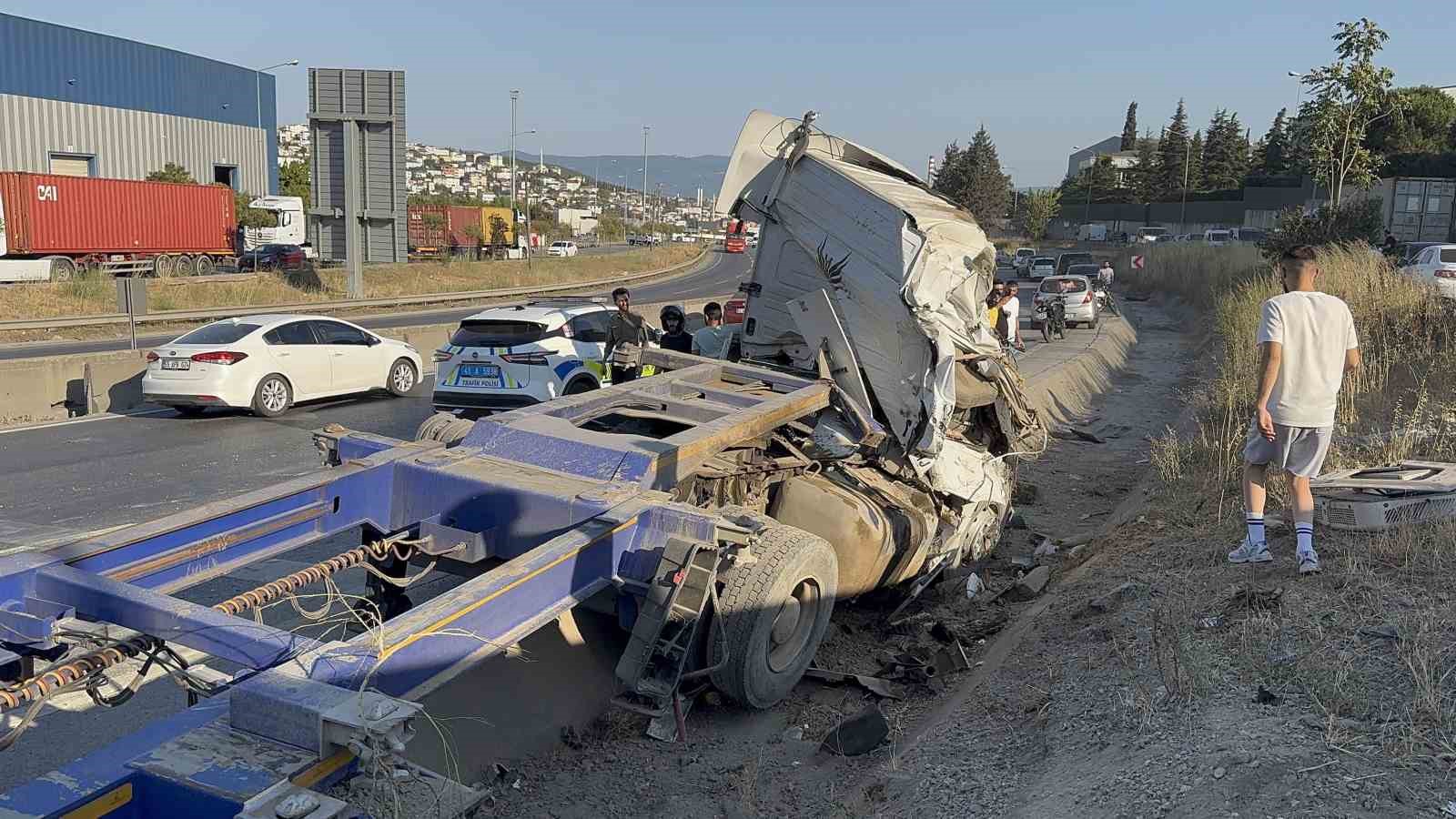 Kocaeli’de 5 kişinin öldüğü kazada tır sürücüsü tutuklandı
