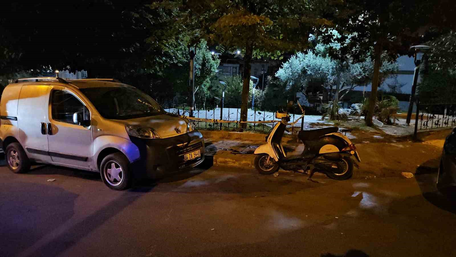 Sultangazi’de bıçaklı saldırıya uğrayan genç hayatını kaybetti
