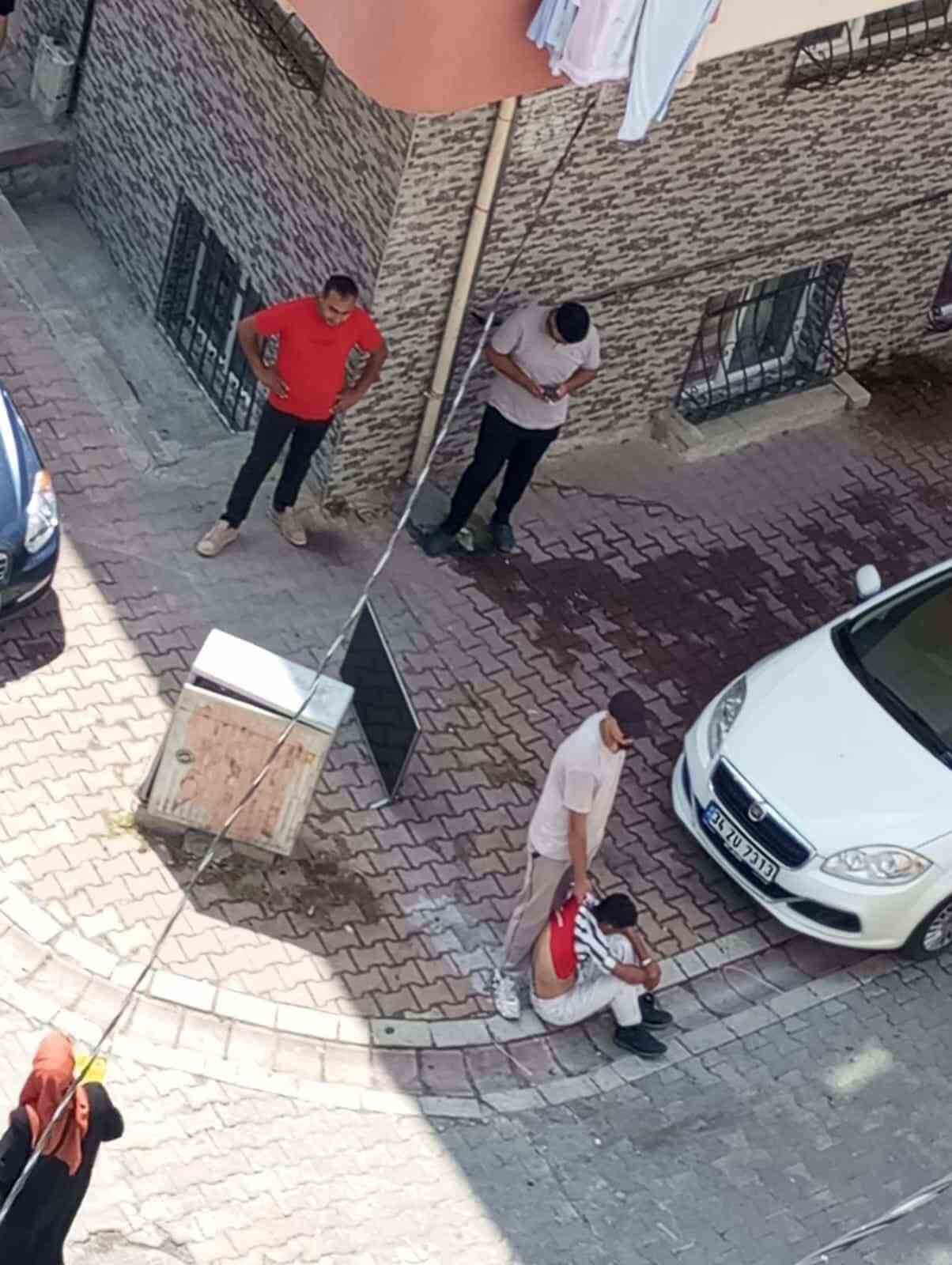 Esenyurt’ta televizyon çalan şahsı kovaladı yakalayıp polise teslim etti