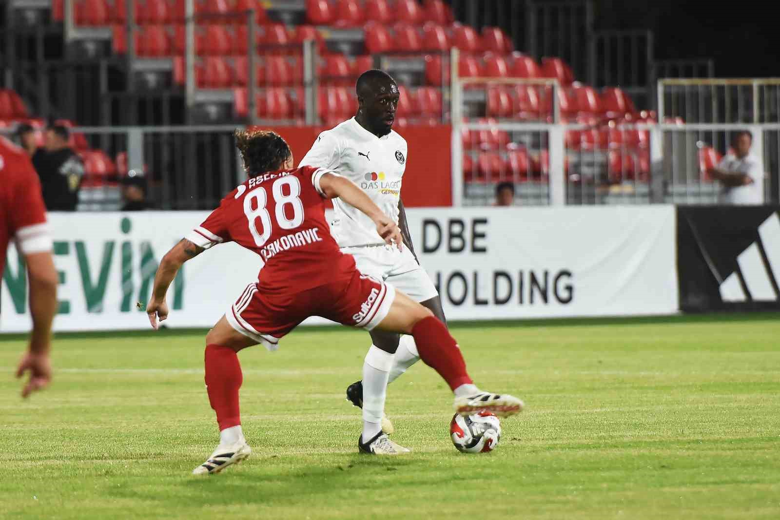 Trendyol 1. Lig: Ümraniyespor: 2 - Manisa FK: 1
