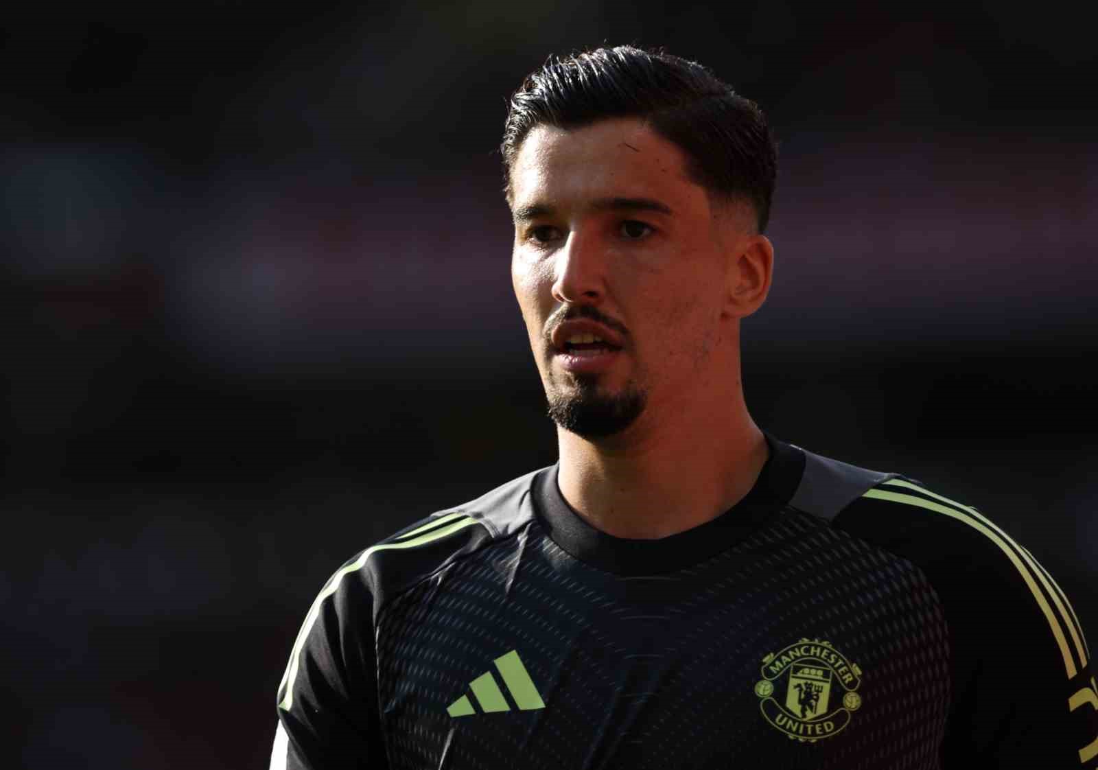 Arsenal, Manchester United deplasmanında tek golle güldü
