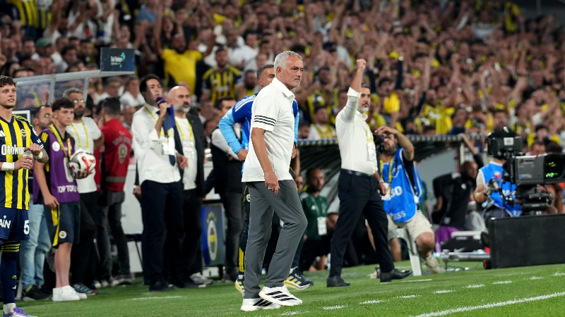 Jose Mourinho: "Takım sağlam performans sergiledi"