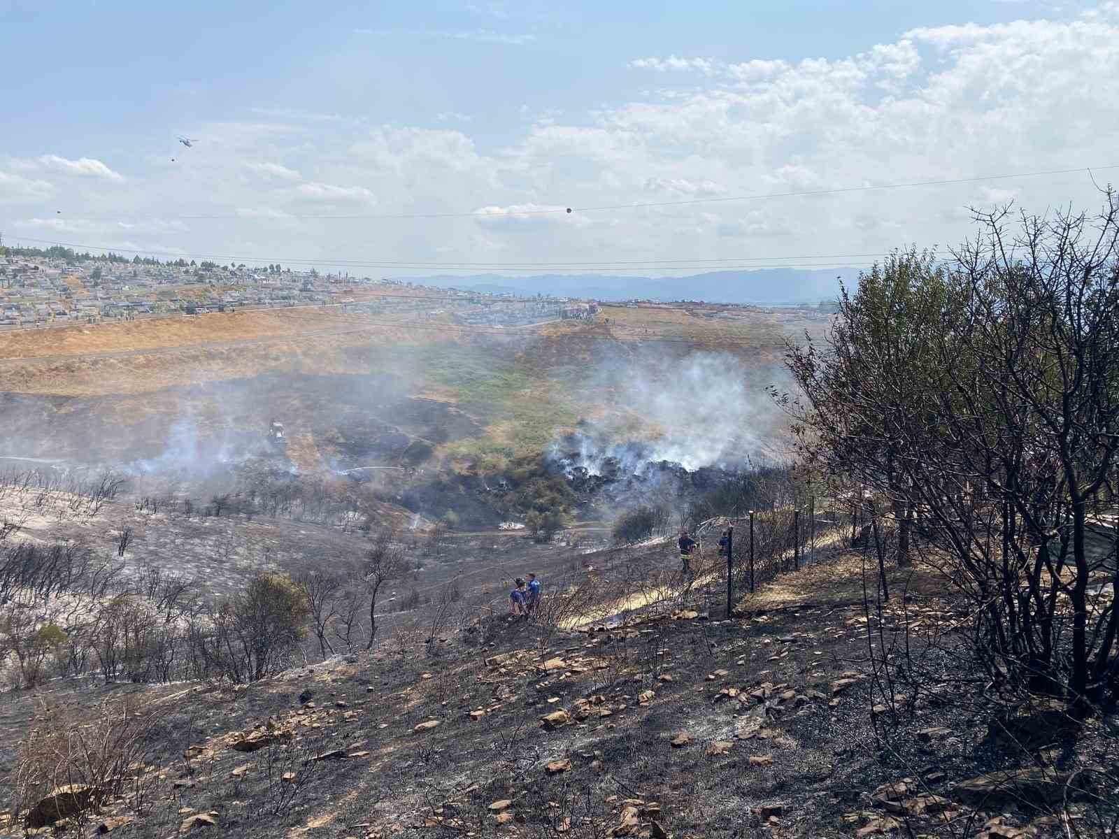 2 saatte söndürüldü: 5 ev ve eklentileri zarar gördü