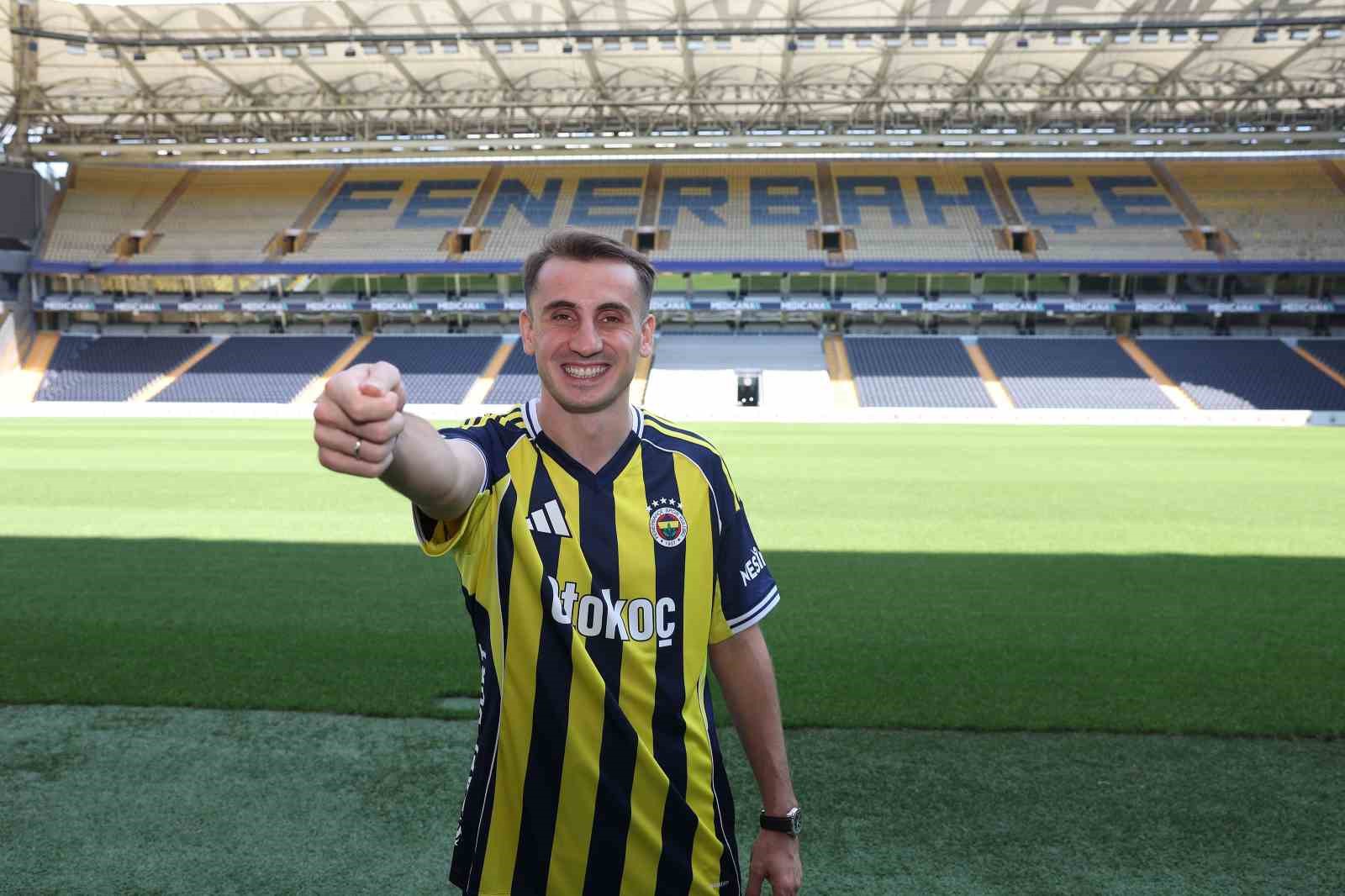 Kocaelili Kerem Aktürkoğlu, Fenerbahçe ile 4 yıllık sözleşme imzaladı