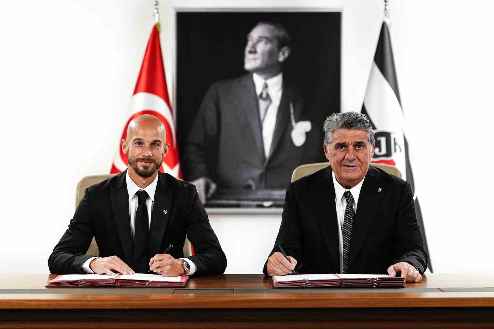Beşiktaş, Vaclav Cerny ile sözleşme imzaladı
