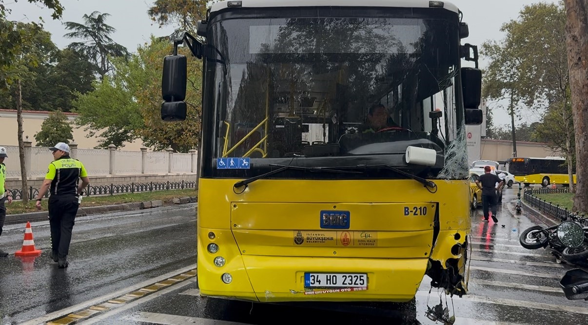 Beşiktaş’ta İETT otobüsü motosiklete ve taksiye çarptı: 1 yaralı
