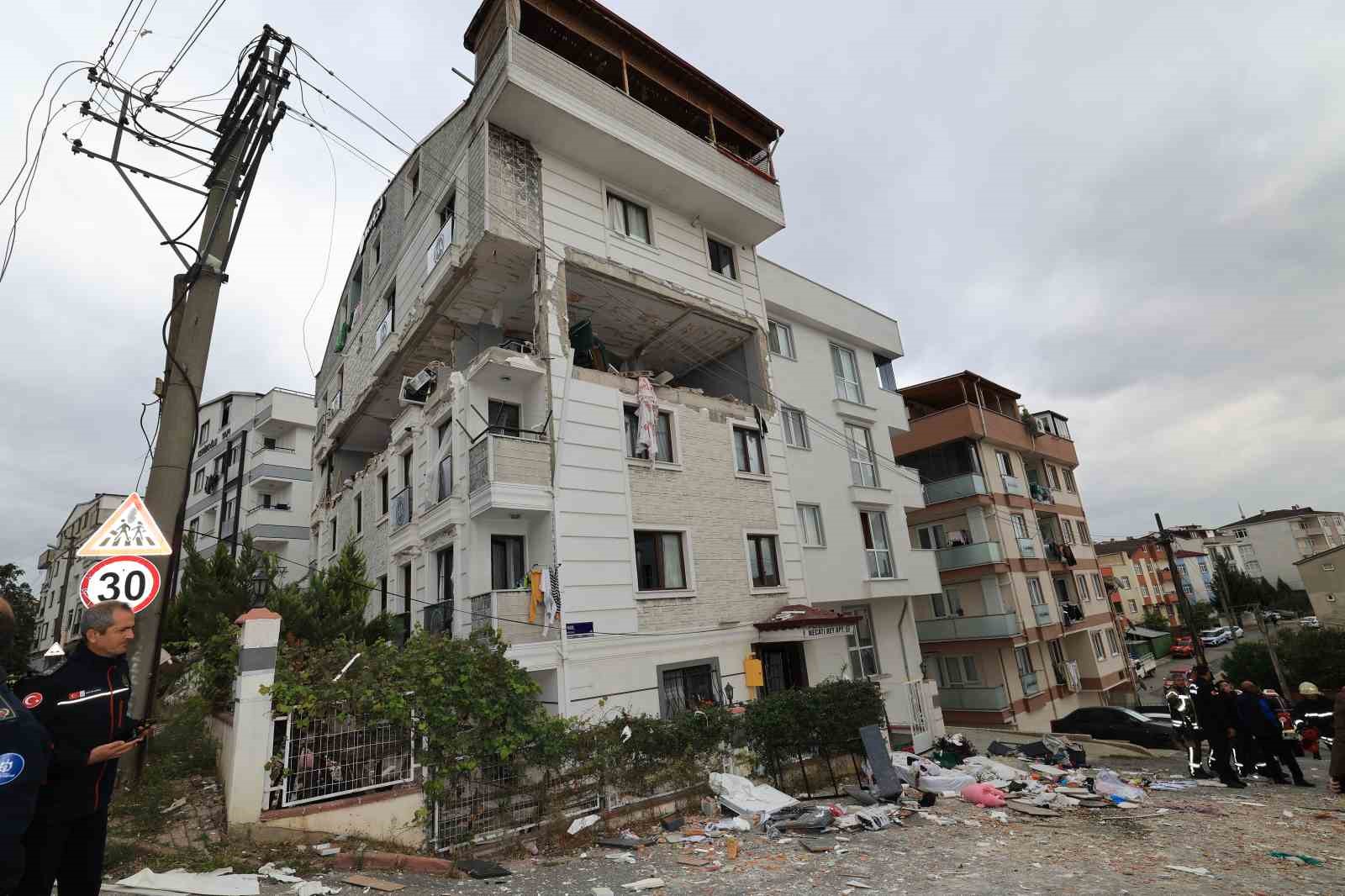 Doğalgaz patlamasının yaraları sarılıyor
