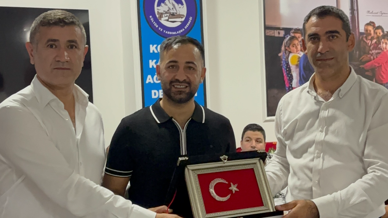 Ağrılılar Derneği’nden köy okullarında ki öğrencilere destek