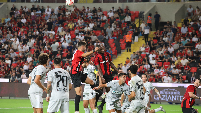 ilk yarıda gol sesi çıkmadı
