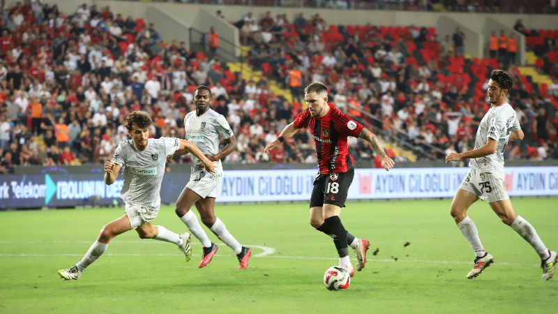 Kocaelispor'da tehlike çanları: "Bir kez daha başımız öne eğik çıkarsak..."