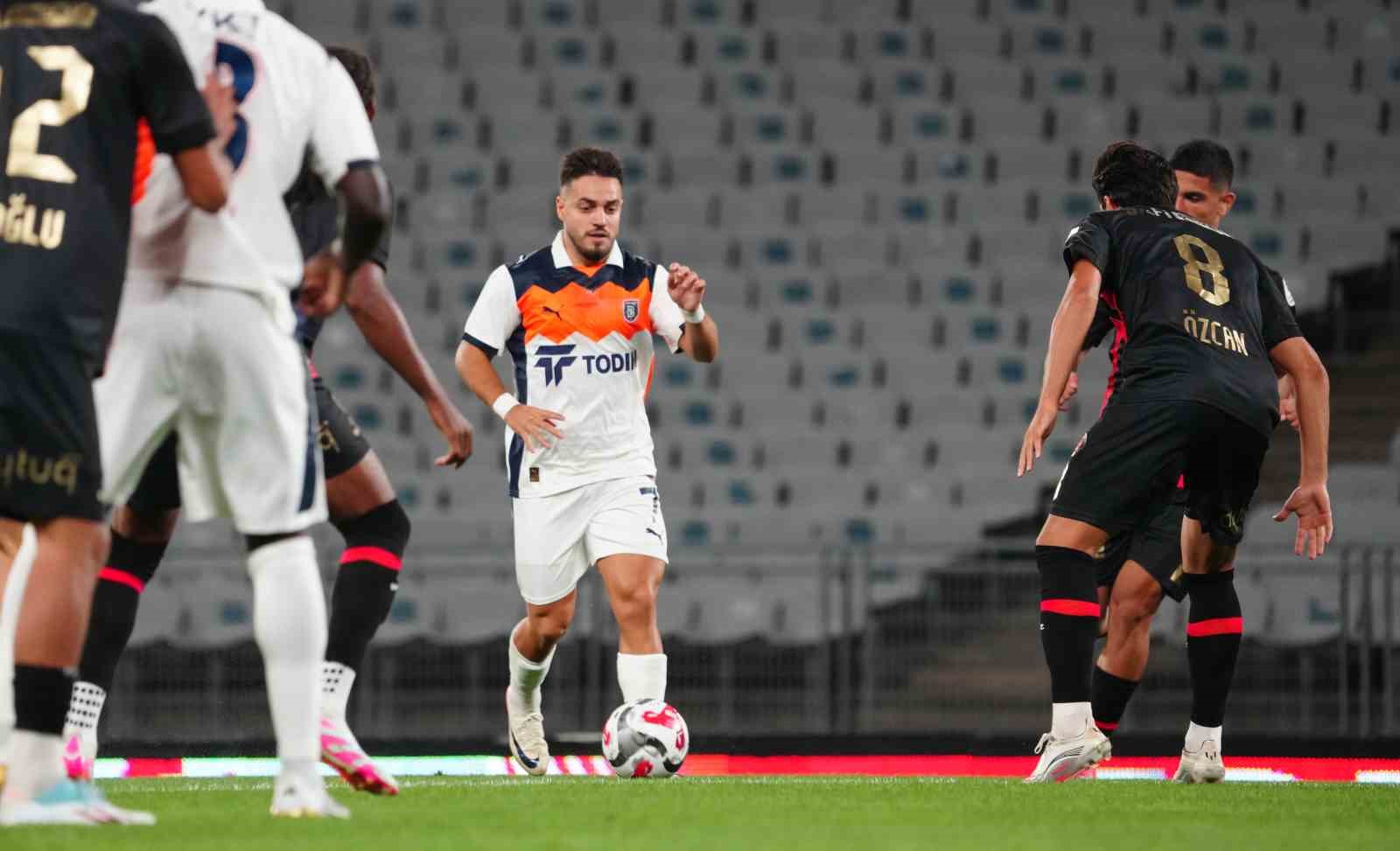 Trendyol Süper Lig: Fatih Karagümrük: 0 - RAMS Başakşehir: 2 (Maç sonucu)
