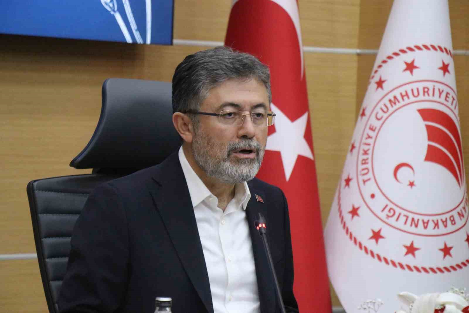 Bakan Yumaklı: "Üreticimizin emeği kırmızı çizgimizdir"

