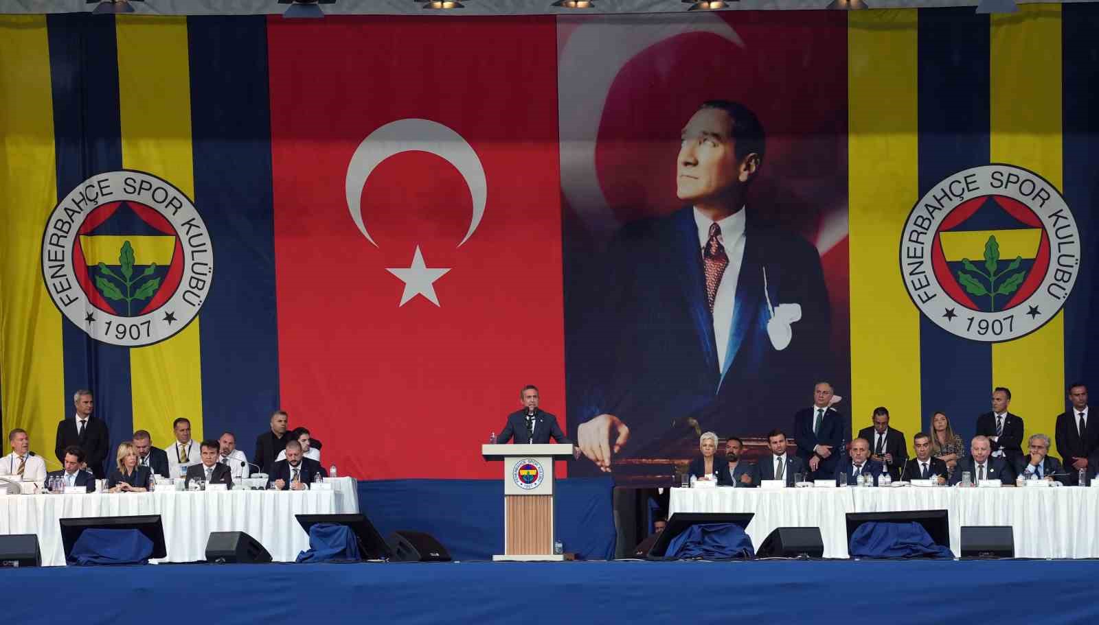 Ali Koç: "Kulübün borçlarını nasıl ödediysek şampiyonluk borcunu da ödeyeceğiz"
