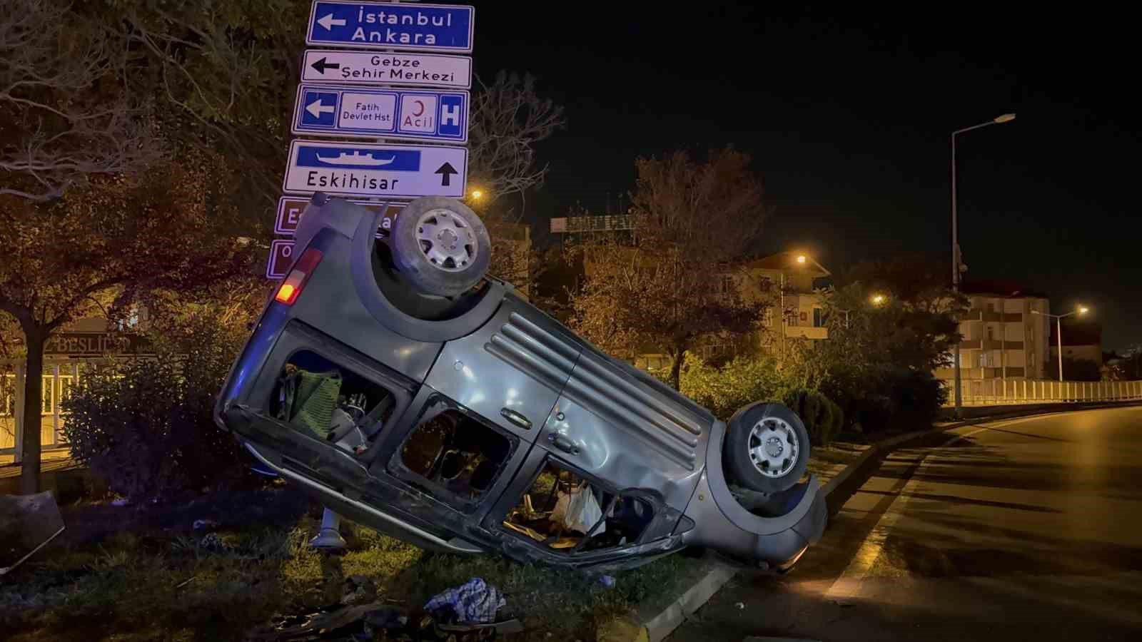 Ticari araç takla attı: 6 yaralı