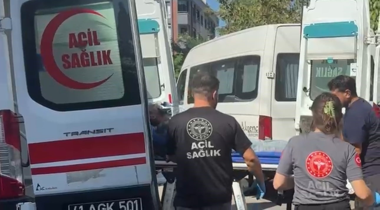 5 katlı apartmanda yangın: 1 kişi dumandan etkilendi