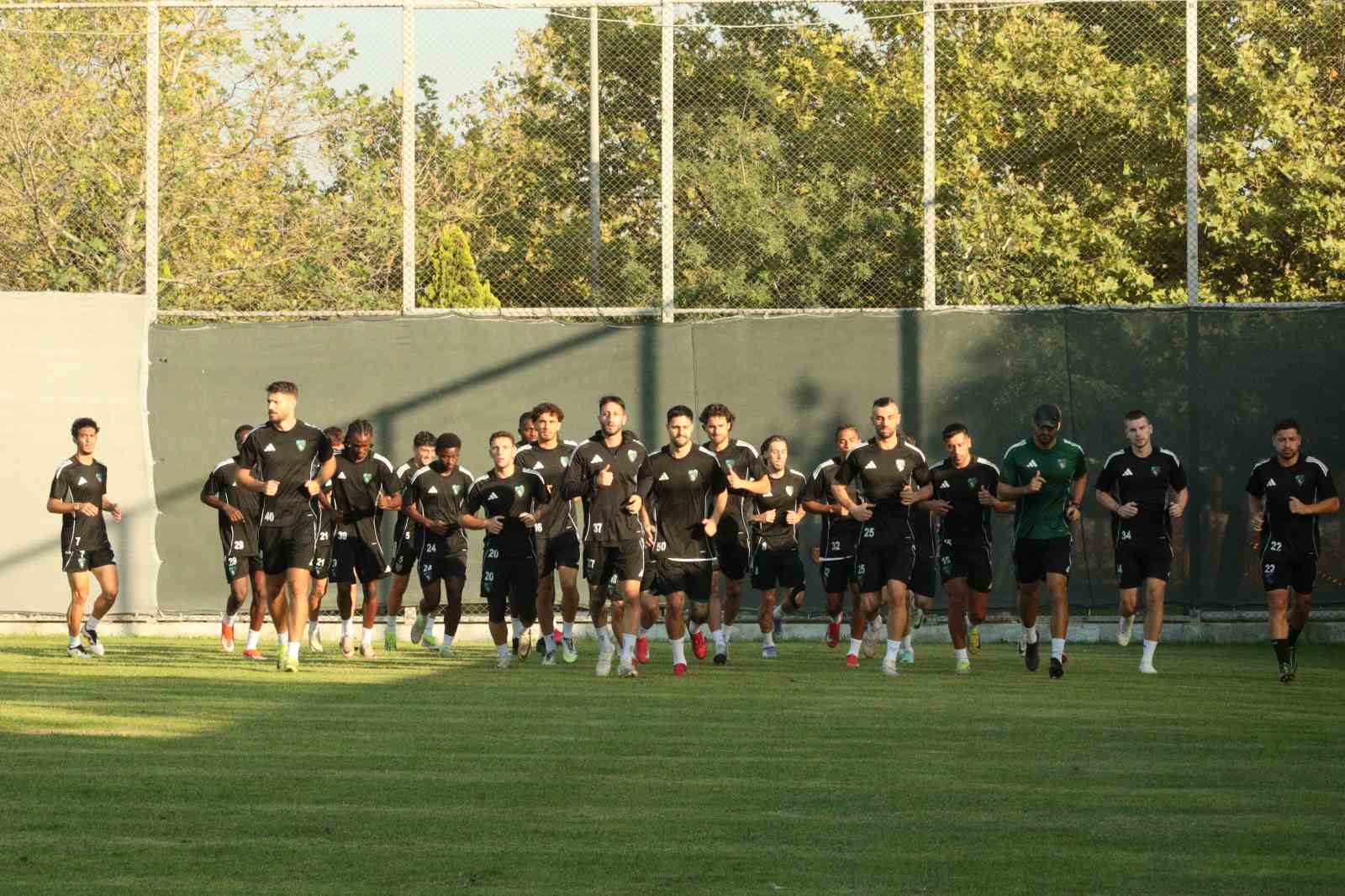 Beşiktaş mesaisi sürüyor