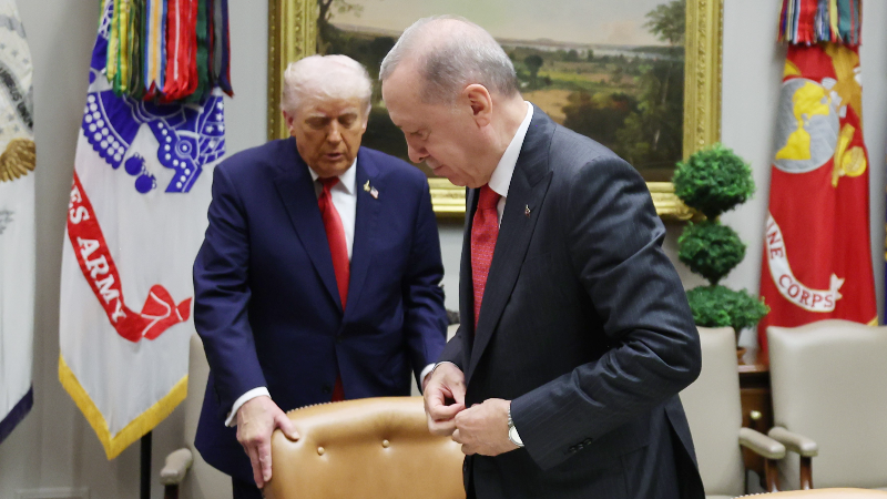 Trump’tan Cumhurbaşkanı Erdoğan’a sandalye jesti