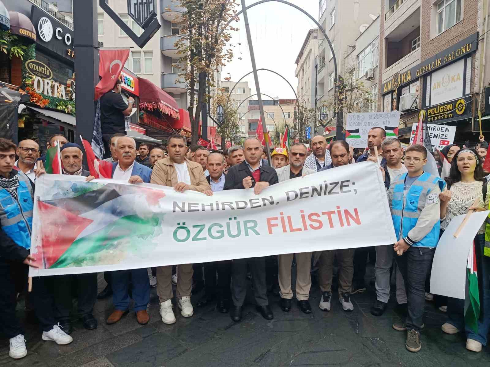 Bağcılar’da "Nehirden Denize Özgür Filistin" yürüyüşü
