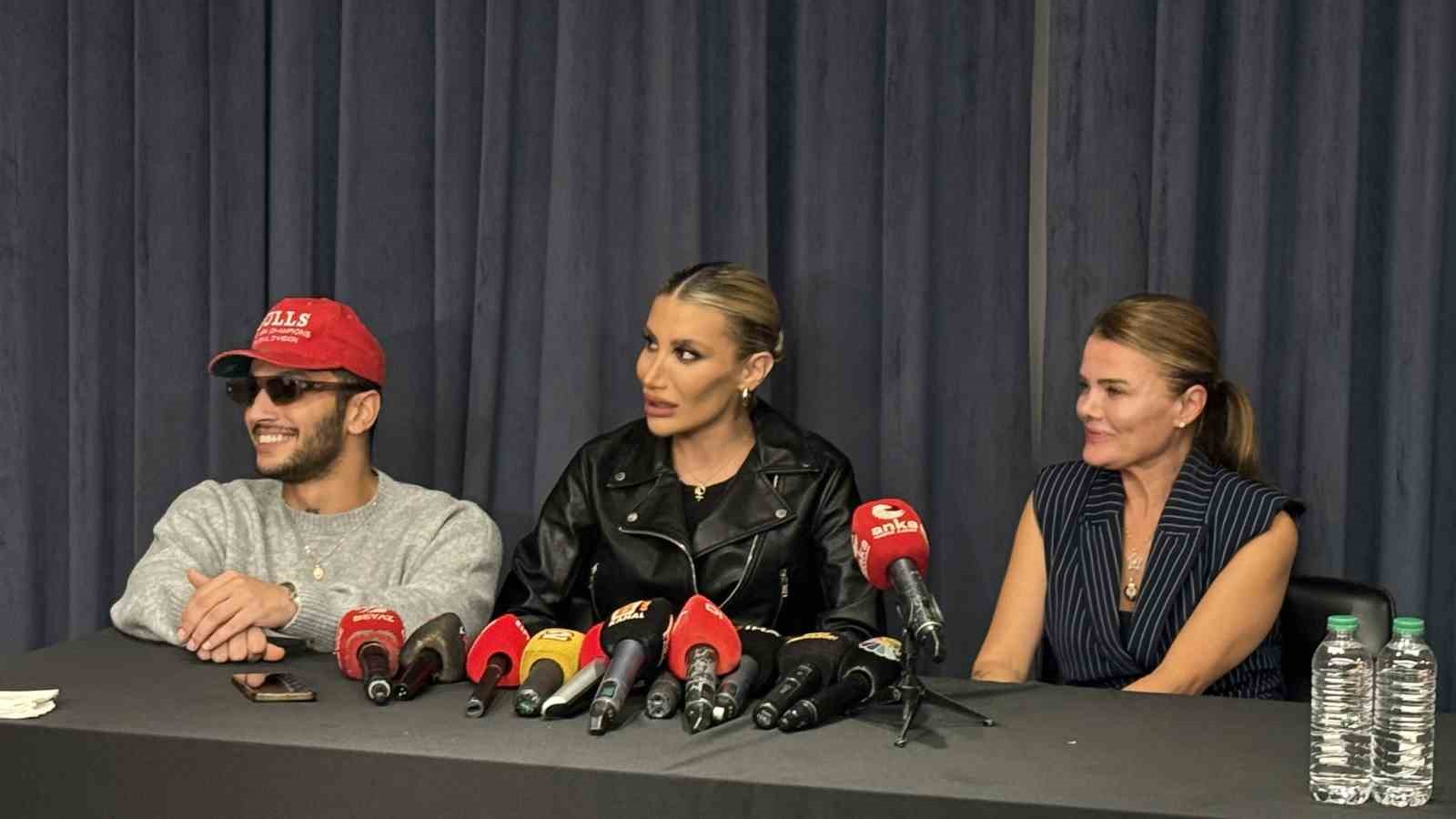 Şarkıcı İrem Derici: "Alnım ana sütüm kadar ak"
