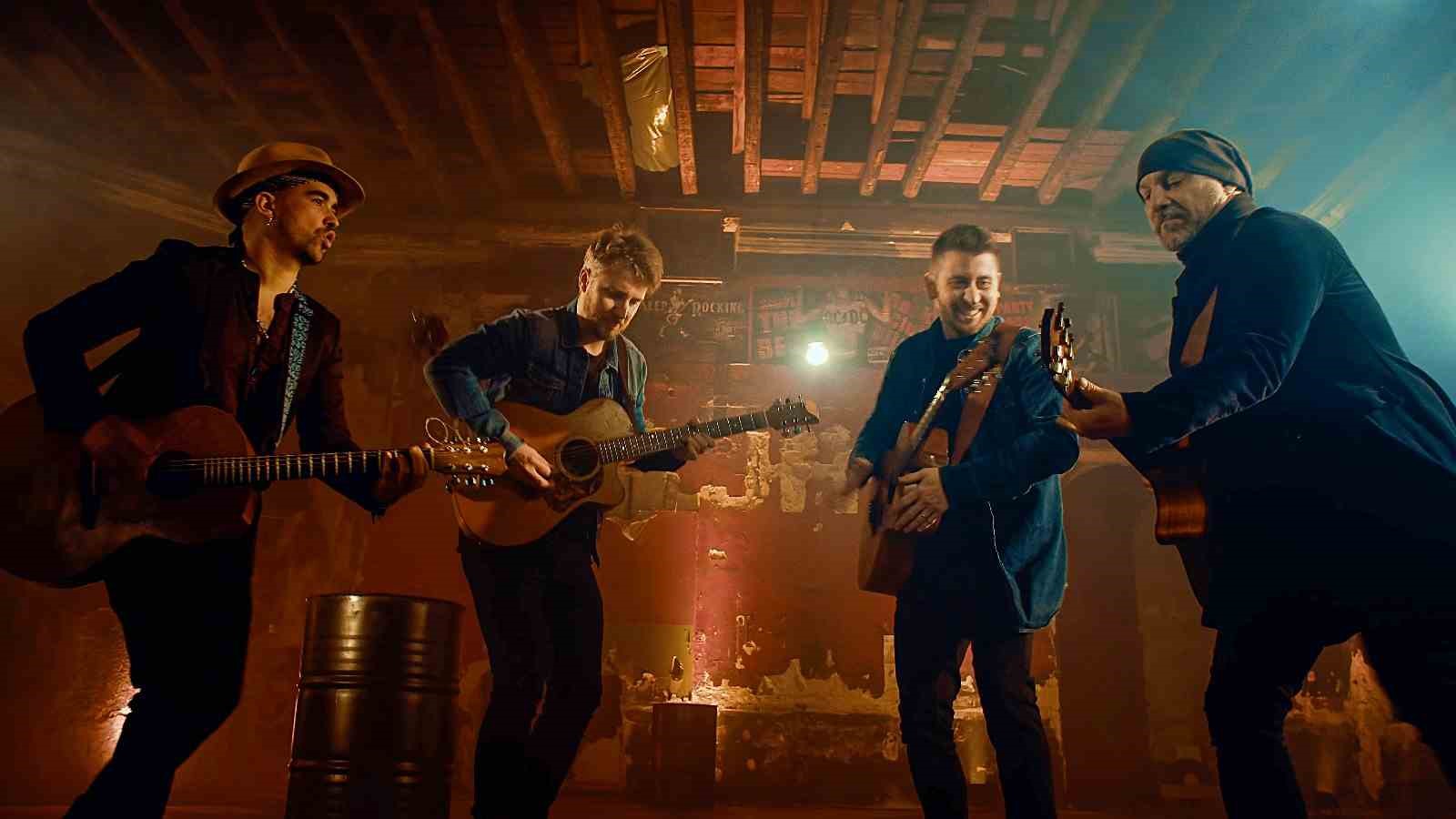 Dünyaca ünlü gitar dörtlüsü "40 Fingers" ilk kez İstanbul’da konser verecek
