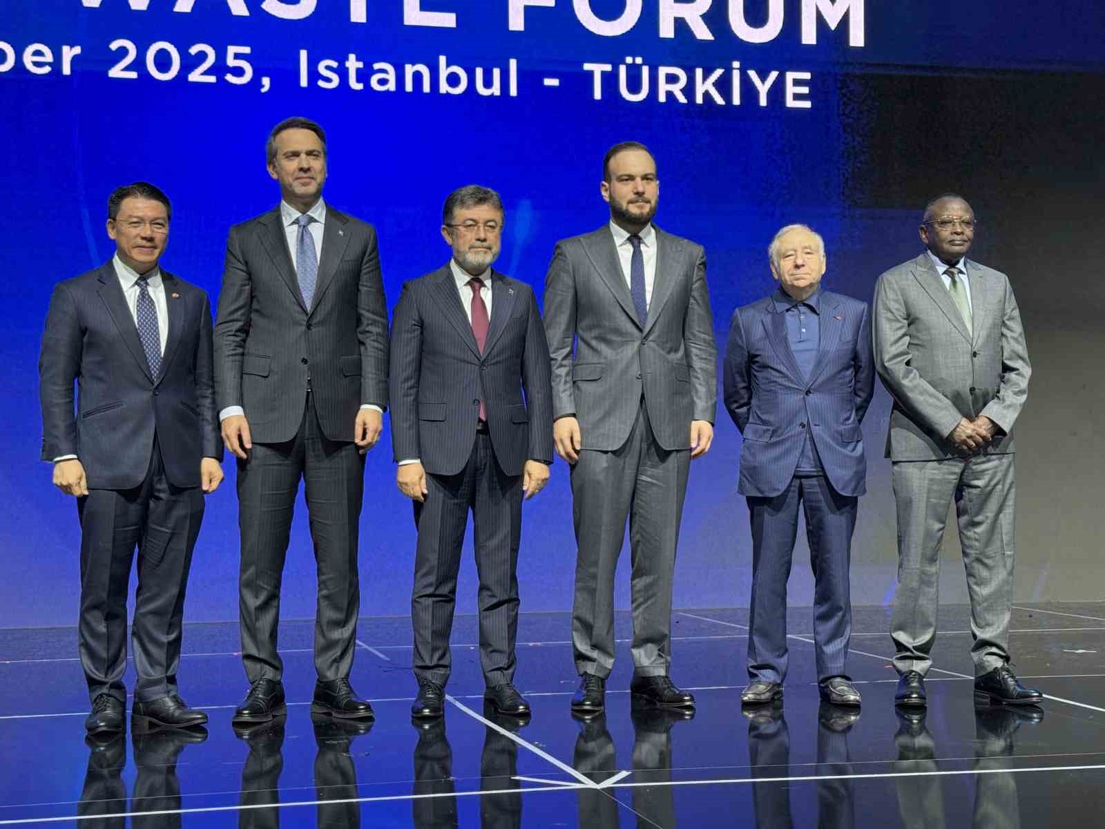 Tarım ve Orman Bakanı Yumaklı: "İstanbul sıfır atık vizyonunun küresel merkezlerinden biri haline gelmiştir"

