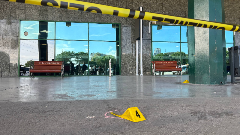Otogarda cinnet geçirip etrafa ateş açtı