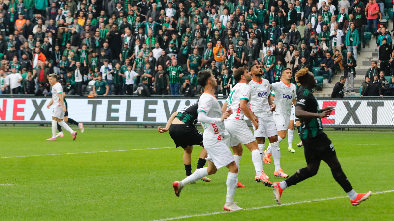 Karşılaşmanın ilk yarısı golsüz bitti