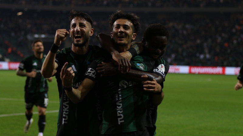 2 adam 2 gol: karşılaşma 2-0 bitti