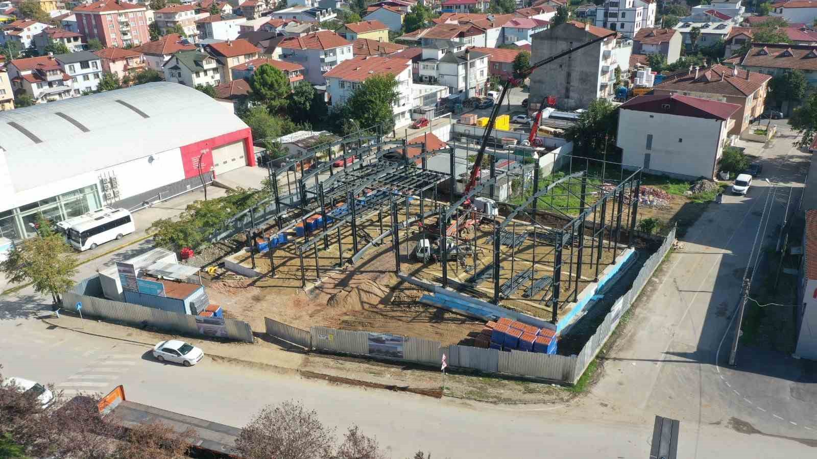 Vezirçiftliği Kapalı Spor Salonu’nda çalışmalar sürüyor