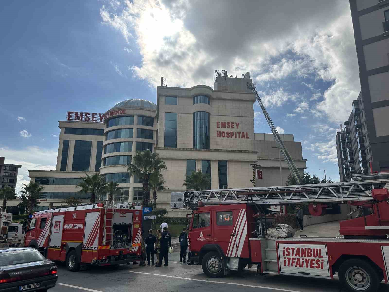 Pendik’te Özel Emsey Hastanesi’nde yangın paniği