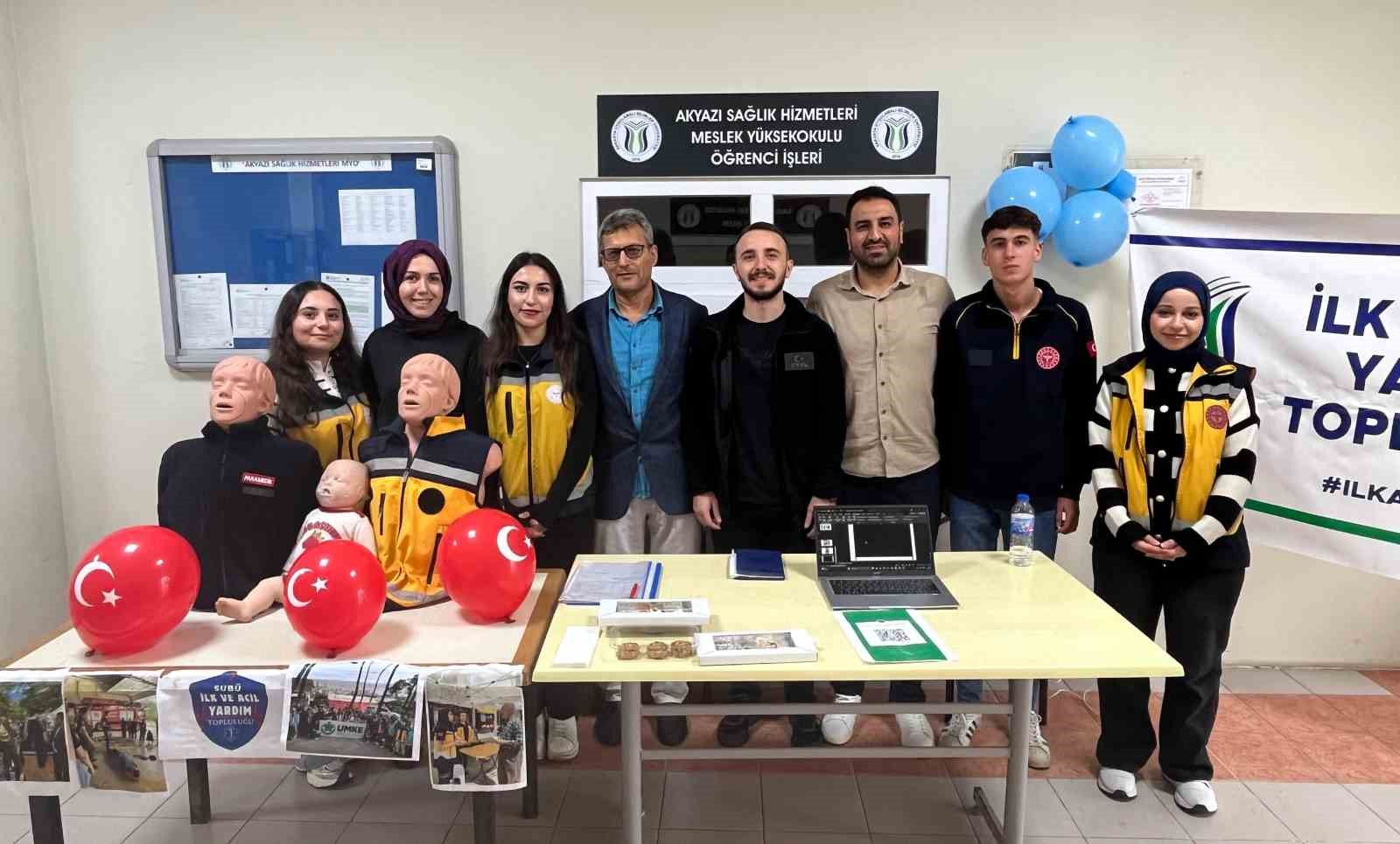Öğrenci toplulukları stantlarda çalışmalarını tanıttı