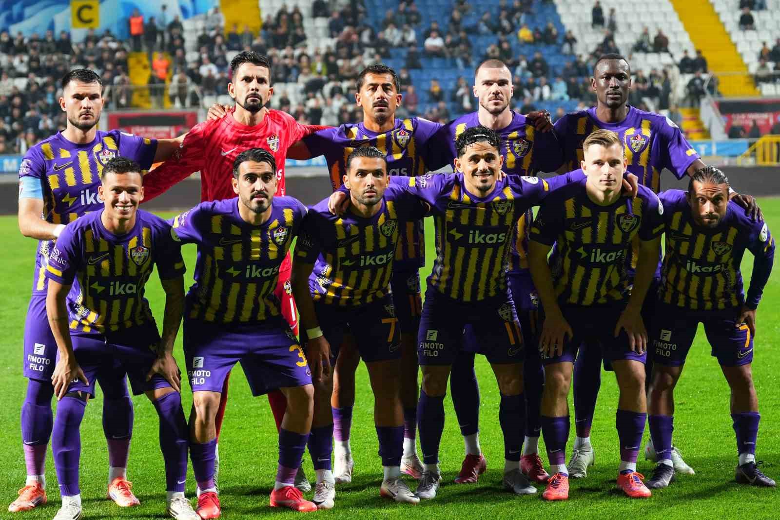 Trendyol Süper Lig: Eyüpspor: 0 - Antalyaspor: 0 (Maç devam ediyor)
