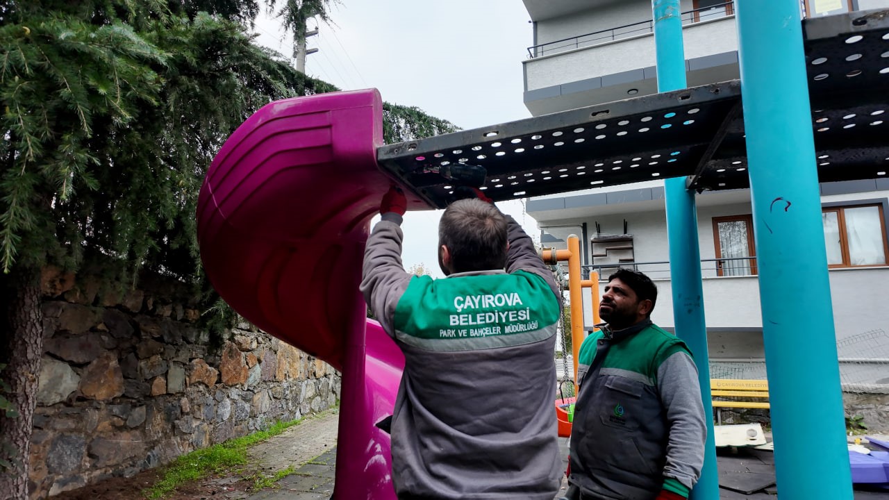 Çayırova’da iki park yenileniyor