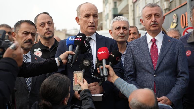 Bakan Yardımcısı Bulut: "Bu binanın zarar görmesinde zemin önemli bir etken olmuş"