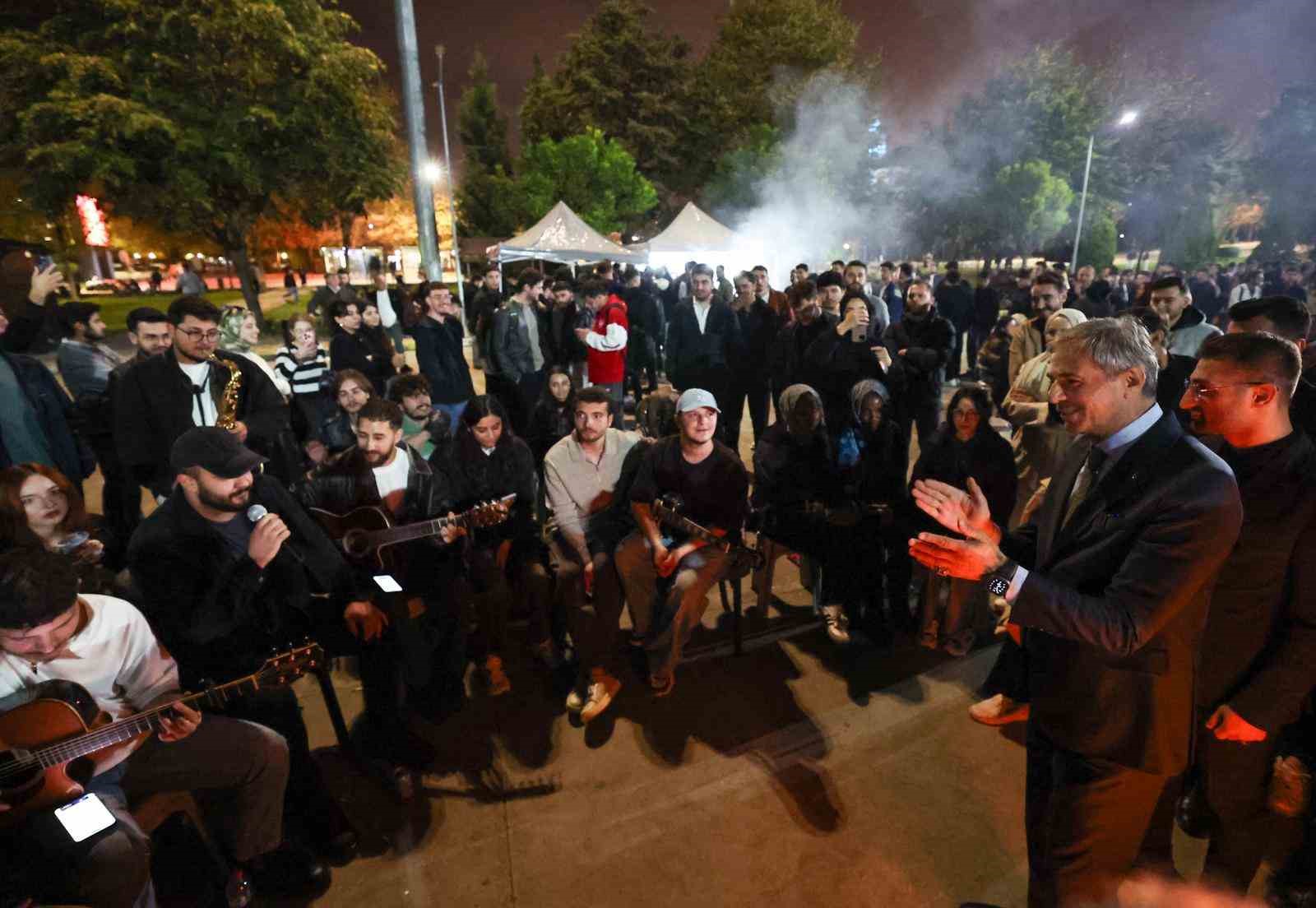 Başkan Alemdar ve Rektör Al, vize haftası öncesi öğrencilerle buluştu