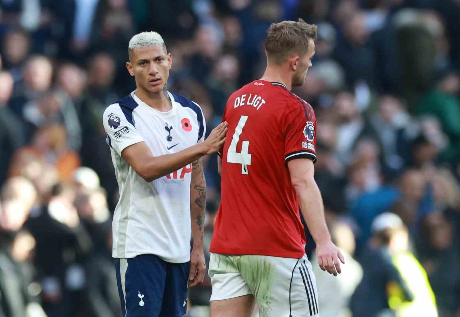 Goller son dakikalarda geldi, Tottenham ile Manchester United berabere kaldı